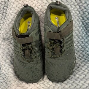 Green Athletic Shoes with Velcro Strap